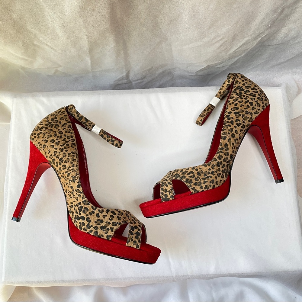 SOLD Colin Stuart Red and Leopard Suede Heel Pumps Size 9